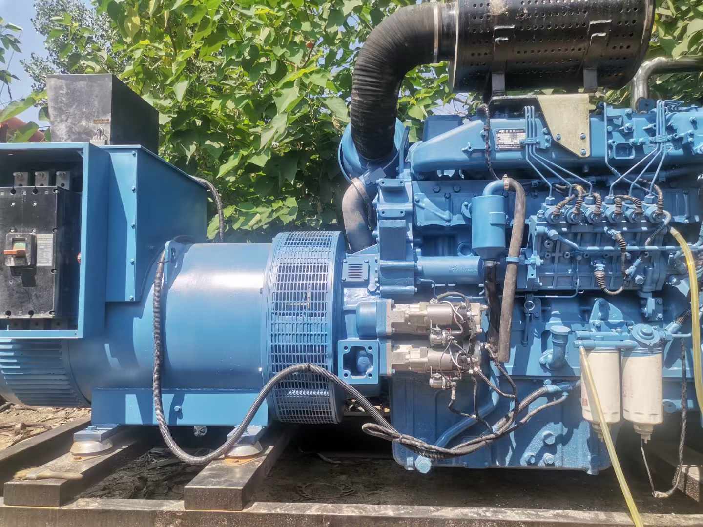 阳日镇详细说明降低 800kW 柴油发电机输出电流波动的方法